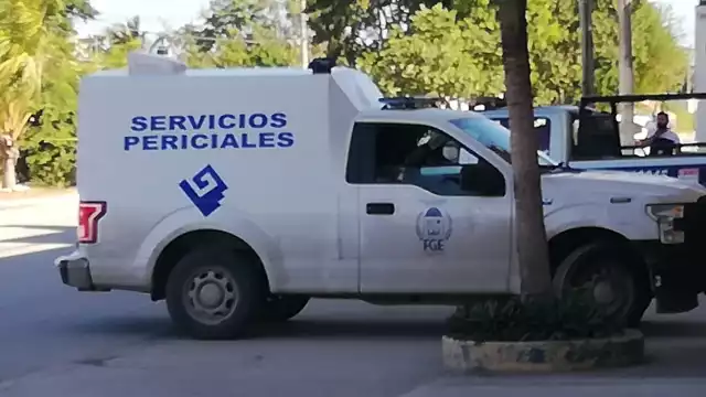 Más tarde acudieron elementos del Semefo a levantar el cuerpo del indigente