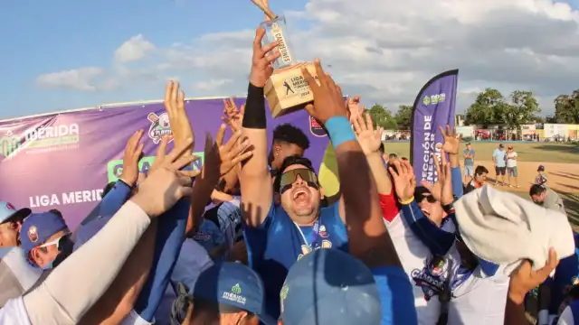 Los Senadores de la Morelos se llevaron el gran trofeo de la Liga Meridana