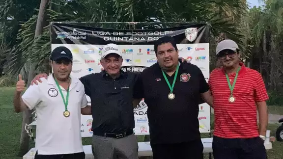 Arturo ganó el torneo con un golpe bajo par Arturo ganó el torneo con un golpe bajo par