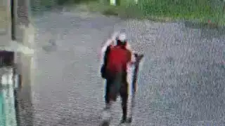 Captan en video a hombre que fingía ser discapacitado para robar
