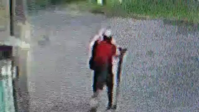 Captan en video a hombre que fingía ser discapacitado para robar
