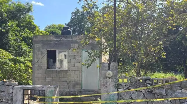 Vecinos del Centro de Telchac Pueblo reportaron hedor; policías forzaron la puerta para entrar a la casa.