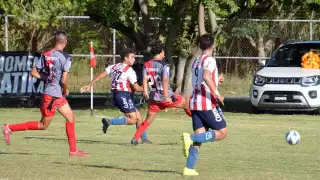 La escuadra local no supo aprovechar la ventaja de jugar en su propio territorio