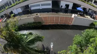 Activista expone rebosamiento de aguas residuales en hotel de Playa del Carmen