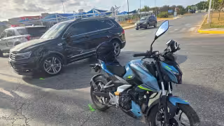 Motociclista resulta herido luego de estrellarse contra un auto en Campeche