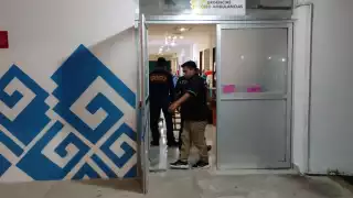 El hombre baleado en la colonia Cristo Rey fue recibido en la zona de urgencias del Hospital General de Playa del Carmen para su rápida atención médica