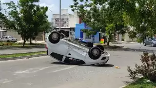 El conductor del Spark salió pro su propio pie tras el aparatoso accidente
