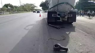 El accidente ocasionó el cierre parcial de un carril, lo que llamó la atención de los curiosos