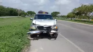 El vehículo que chocó contra la camioneta resultó más afectado