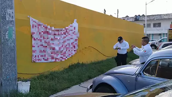 La manta presentaba amenazas hacia dos agentes de la FGR, así como presuntos mensajes hacia el Alcalde de Ciudad del Carmen