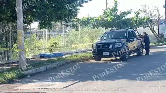 El cuerpo fue encontrado en la banqueta El cuerpo fue encontrado en la banqueta