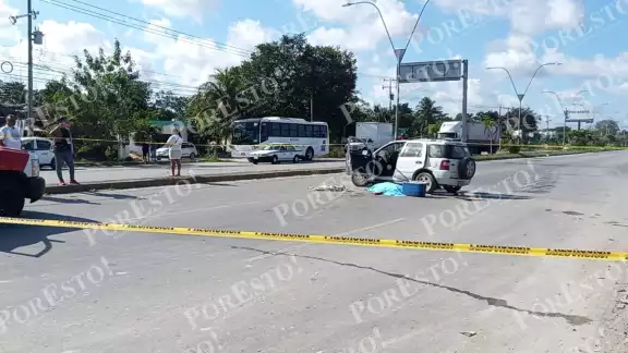 El conductor de la camioneta que invadió el carril de circulación en el que se desplazaba el vehículo compacto El conductor de la camioneta que invadió el carril de circulación en el que se desplazaba el vehículo compacto