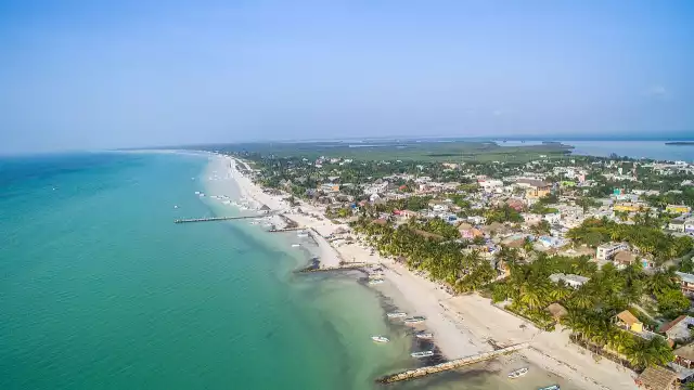 Holbox es una de los destinos turísticos de Quintana Roo donde se registra menor arribo de sargazo a sus playas