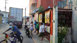 Una familia de Ciudad del Carmen se quedó sin luz por las afectaciones de un camión a la instalación eléctrica
