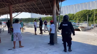 Delincuentes obligan a pescadores a lanzarse al mar en Campeche