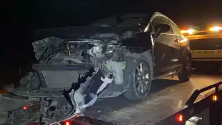 Fue a escasos metros de llegar al entronque con la avenida Maestros Campechanos cuando la mujer perdió el control de su unidad