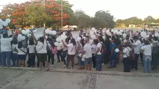 Manifestantes llegan a las afueras del  Centro de Reinserción Femenil que se ubica en Mérida