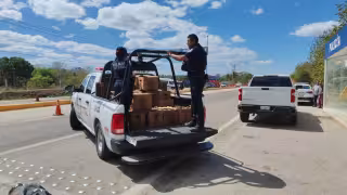 Activan filtro en el kilómetro 14 tras rapiña de cerveza por volcadura en la Campeche–Mérida