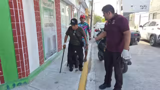 Motociclista resulta lesionado tras caer al evitar choque en la colonia Tila