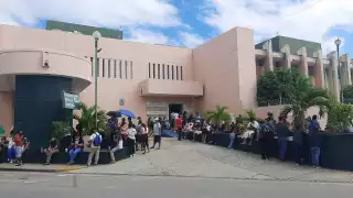 Trabajadores turísticos en Playa del Carmen que dieron positivo a COVID, indicaron que hay brotes del virus en los centros de trabajo