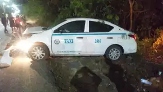 el taxi quedó en mal estado luego del choque