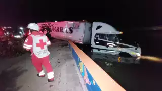 La unidad acabó en el agua