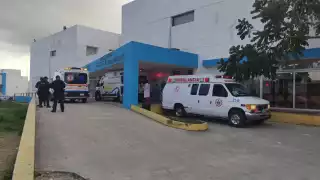 El adulto mayor fue golpeado por unos hombres en la capital de Quintana Roo, donde ingresó de primera instancia al Hospital General de Chetumal, pero debido su gravedad, fue llevado a la Riviera Maya
