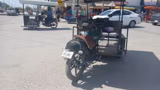 Mujer lesionada tras choque entre mototaxi y camioneta en Escárcega.