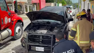 Incendio en motor moviliza cuerpos de emergencia en Tepeyac