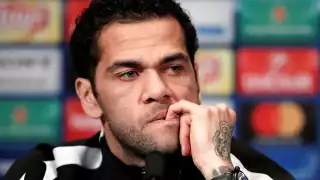 Rumores aseguran que Dani Alves se quitó la vida dentro de la cárcel