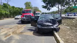 Menor de edad lesionado en choque vehicular en Playa de Carmen
