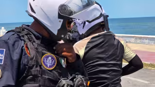 Moviliza machete en mochila operativo policiaco en el malecón de Campeche