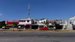 Las primeras horas de este lunes, vecinos de los fraccionamientos Real Ibiza, Misión de las Flores y Galaxia I, reportaron otro apagón más