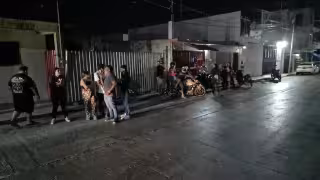 Vecinos intentan confrontar a hombre acusado de difundir video íntimo