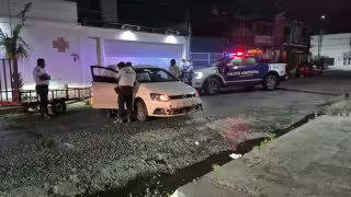 Conductores huyen tras aparatoso choque en Fátima