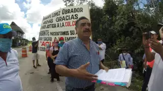 Manifestantes solicitan a AMLO la salida de la empresa Aguakan en Playa del Carmen