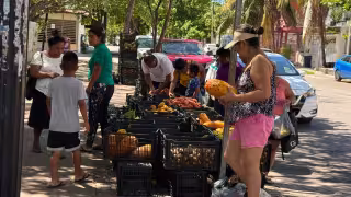 Ciudadanos afirman que los salarios ya no alcanzan para cubrir todos los gastos del hogar.