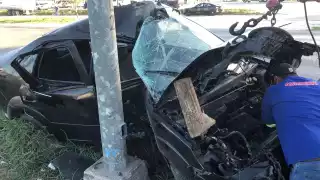 Mujer sufre accidente en Anillo Periférico de Mérida