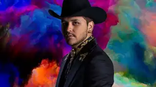 Los internautas quedaron sorprendidos al ver al cantante mucho más joven y sin los tatuajes que hoy lo caracterizan