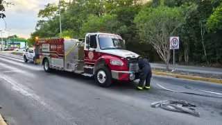 Elementos del Heroico Cuerpo de Bomberos atendieron la emergencia.