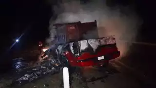 Mujer pierde la vida calcinada en trágico choque sobre la carretera federal Campeche-Mérida