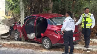 Accidente vehicular deja lesionado y daños severos