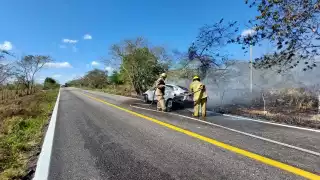 El incendio fue contenido por los bomberos