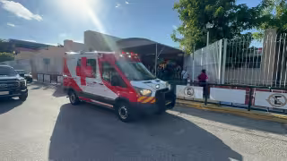 Hombre herido dentro de primaria causa movilización de cuerpos de emergencia