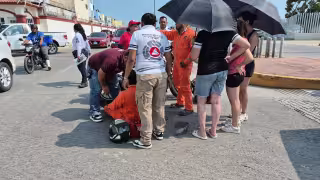 Motociclista lesionado tras choque en San Miguel, Ciudad del Carmen