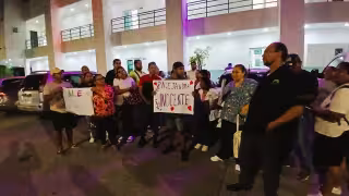 Se manifestaron en Playa del Carmen compañeros de enfermera detenida y exigen su libertad