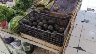 La variedad local es más barata, pero se vende menos