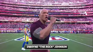 El luchador de la WWE tuvo una aparición especial en Los Ángeles, en el enfrentamiento  de los Bengals y Rams.