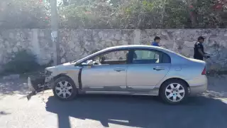 El vehículo presentó graves daños materiales