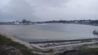 La entrada de una masa de aire gélida paraliza la actividad pesquera y provoca estragos en puertos